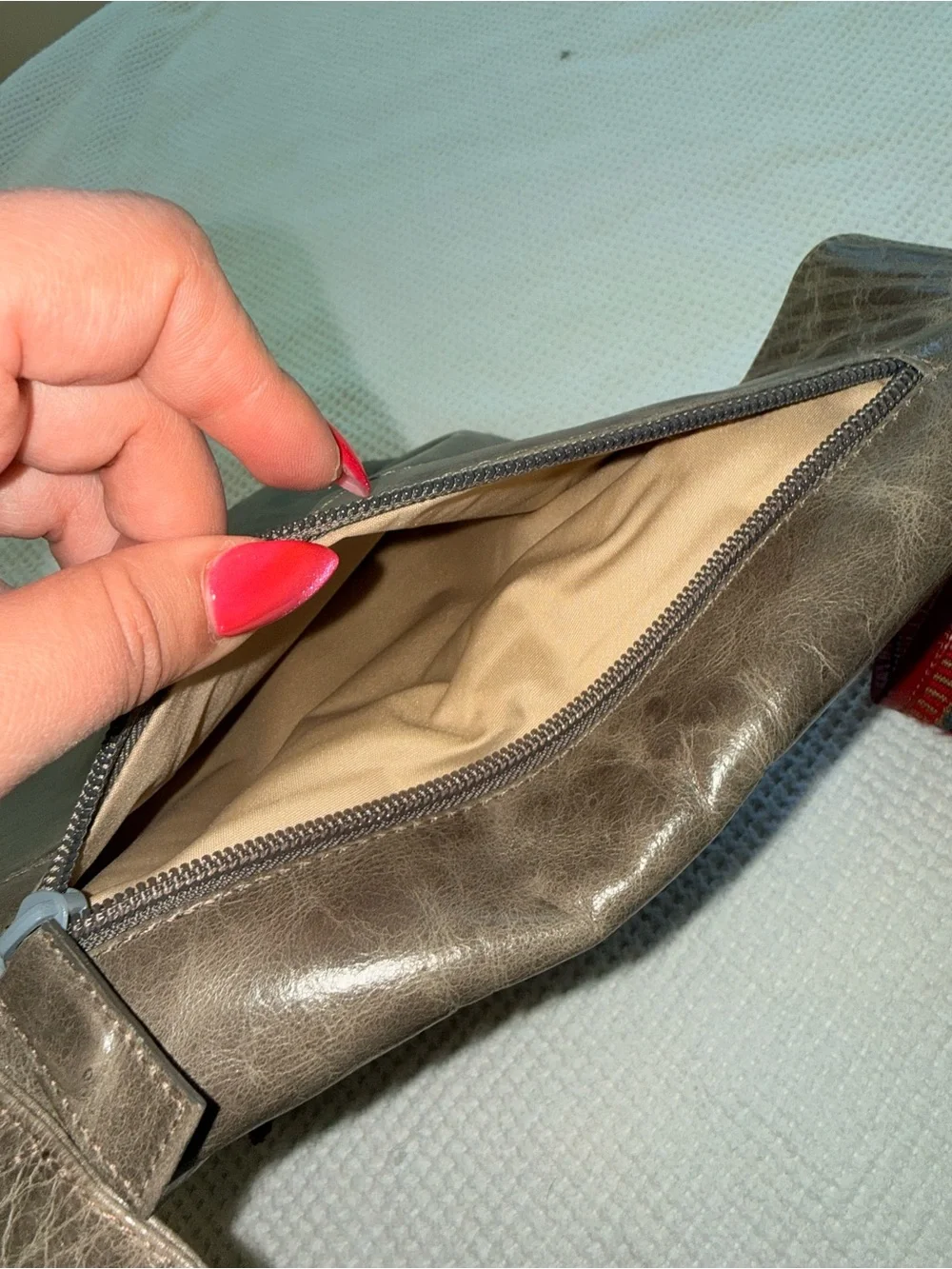 Limon Piel Shinye Leather Messenger Bag